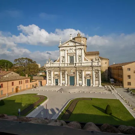 Penthouse In The Centre Apartment Ravenna