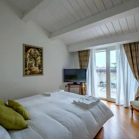Penthouse In The Centre Apartment Ravenna