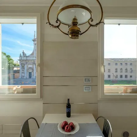 Penthouse In The Centre *